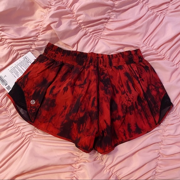 NWT Lululemon Hotty Hot Shorts 2.5” - Game Day - Picture 2 of 7